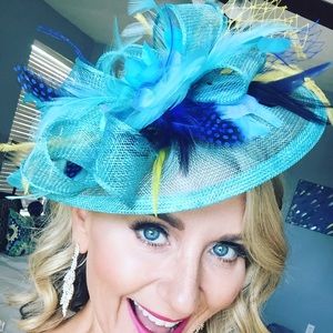 Custom made fascinator 💙🐎💛